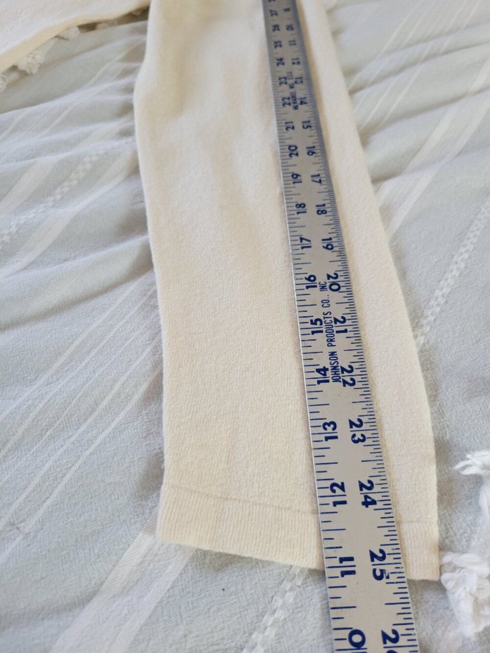 Banana Republic Quiet Luxury Fine Italian Merino Crewneck Sweater Ivory Old Mone - Picture 7 of 8